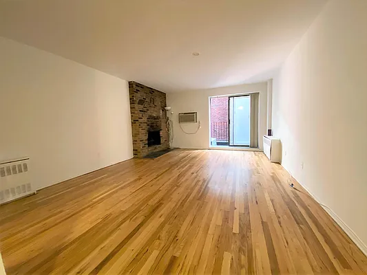 Rented by City Connections Realty | media 7