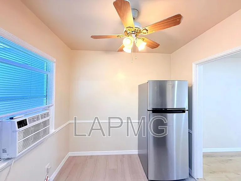 1535 S Fairfax Ave — Photo 11