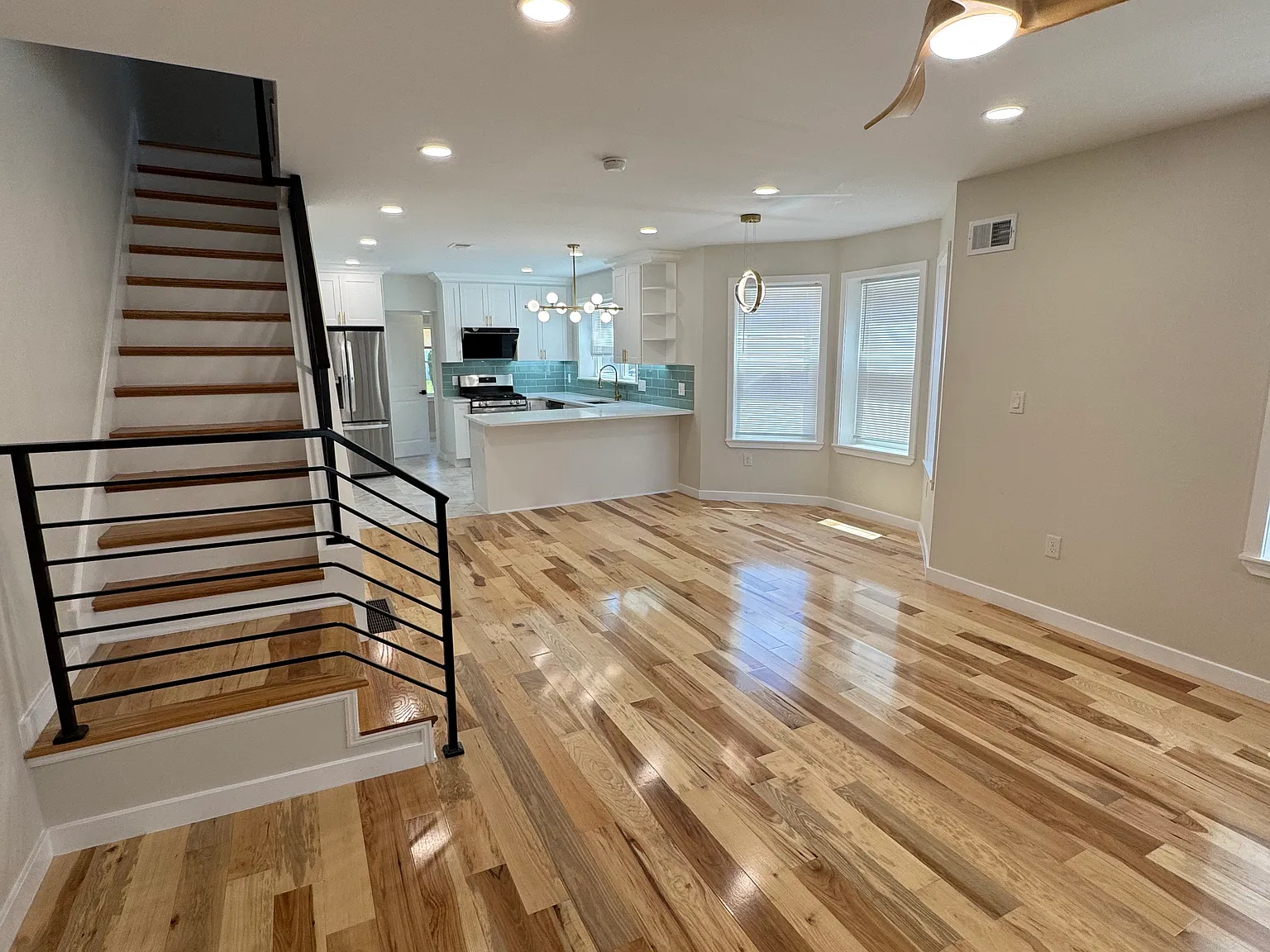 4 bed, 1600 sqft, $3,500 — Photo 2