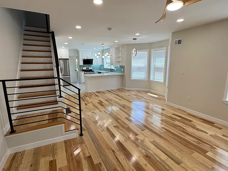 189 Meredith Ave — Photo 26