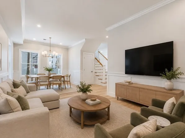 147 W 8th St #147, Boston, MA 02127