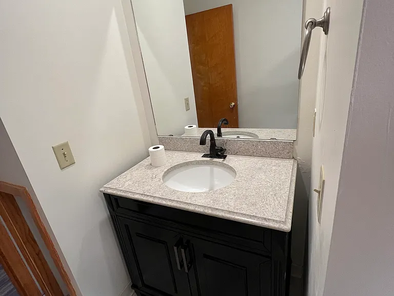 209 2nd St NW #1-2 — Photo 10
