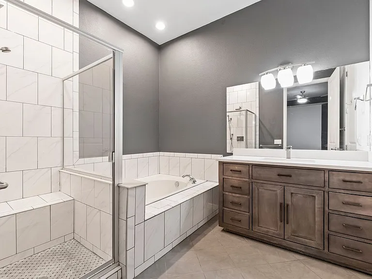 2100 N Humboldt St #306 — Photo 12