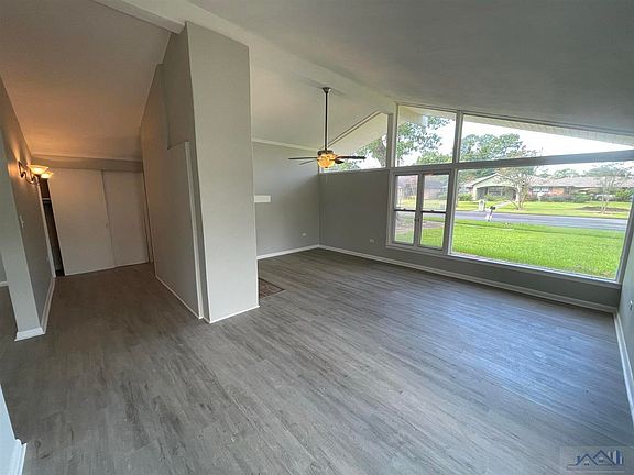 5th image of 1510 6th St