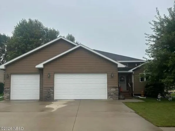1508 N Park St, Watertown, SD 57201