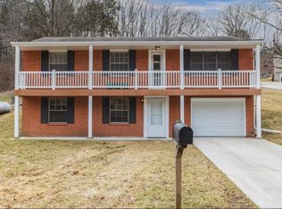 5948 Ozark Dr, High Ridge, MO 63049