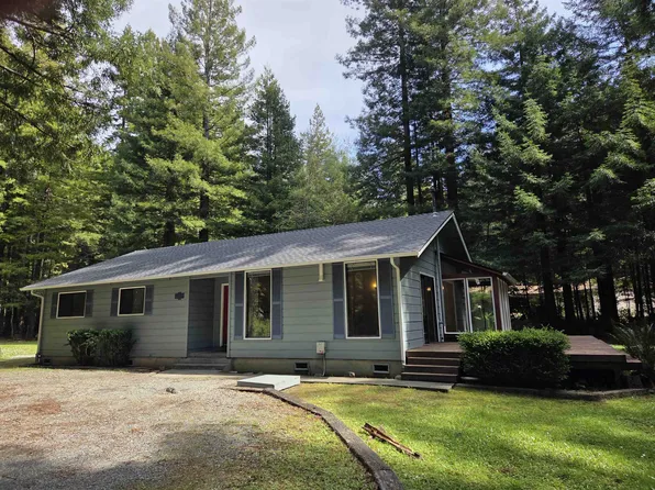 101 Leland Dr, Crescent City, CA 95531