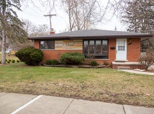 125 Pleasant Ridge Dr, Saline, MI 48176