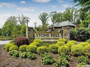 5 Somerford Ct, Syosset, NY 11791