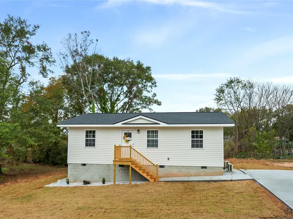 901 E South 1st St, Seneca, SC 29678