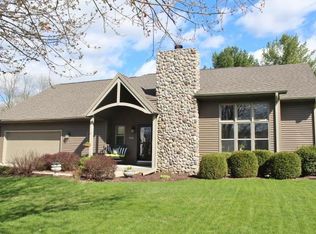 798 Greenway Ter, Hartland, WI 53029
