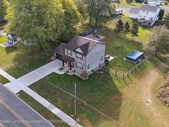 4th image of 803 West St