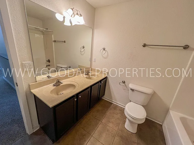 1903 SE Clover Ridge Dr — Photo 14