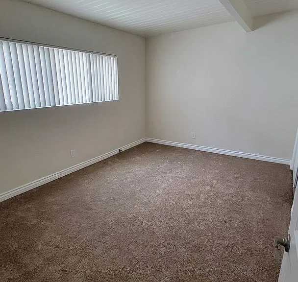 Park Verdugo Apartments — Photo 37