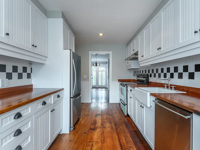 2 Emerson Ct — Photo 13