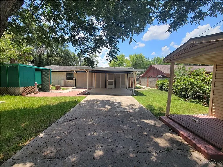 2508 Harvey St — Photo 17