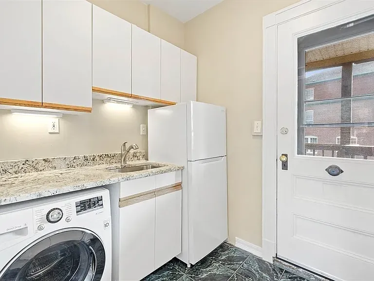 15 Lynde St #26 — Photo 2