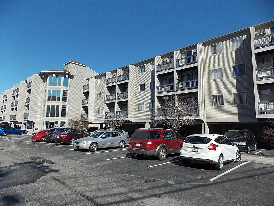 1st image of 32 Ashworth Ave #317