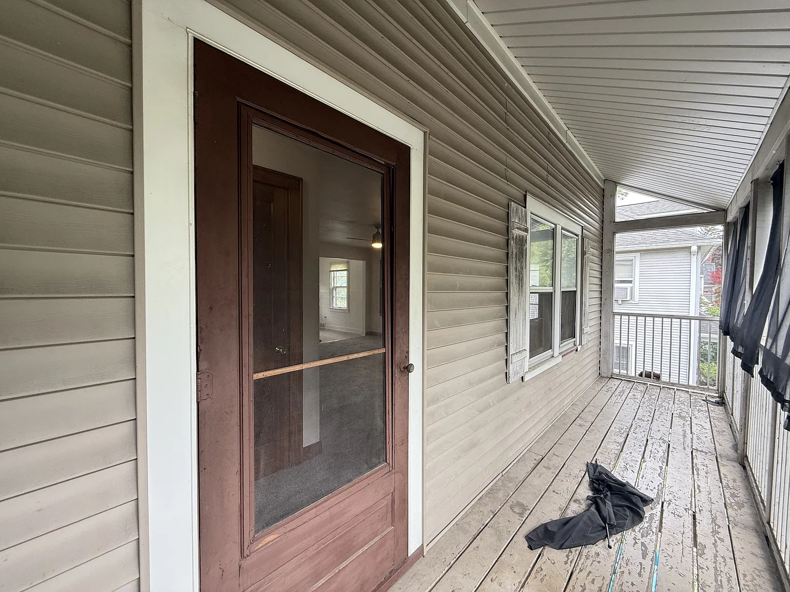 1514 Golden Avenue - 2 — Photo 2