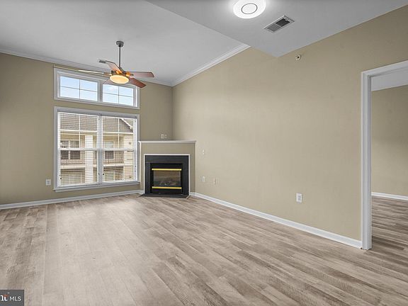 4th image of 3820 Lightfoot St Unit 419