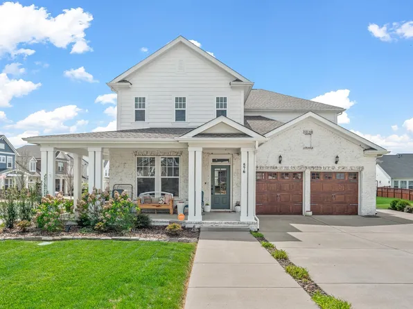 576 Nottingham Ave, Hendersonville, TN 37075