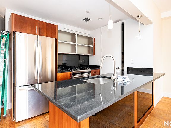 4th image of 756 Myrtle Ave APT 4A