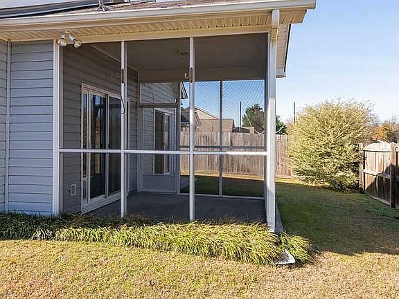 3rd image of 362 Charter Oak Ct
