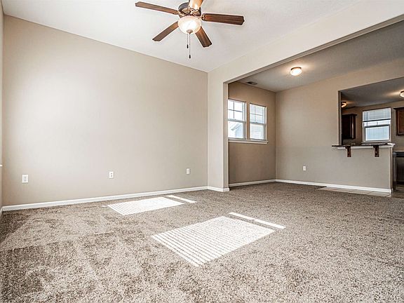 2nd image of 2652 Valentine Ln