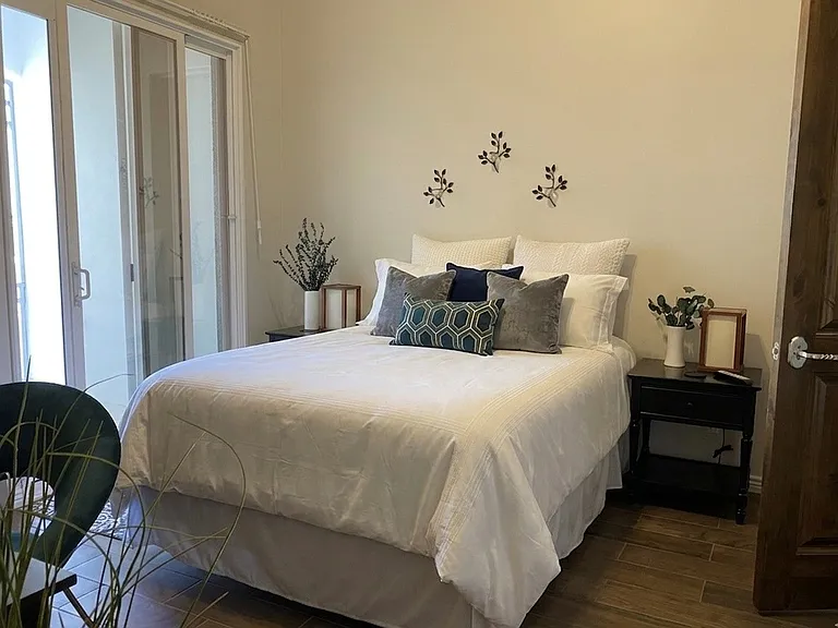 Secondary bedroom