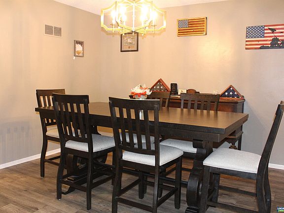 2nd image of 6121 Tennyson Cir