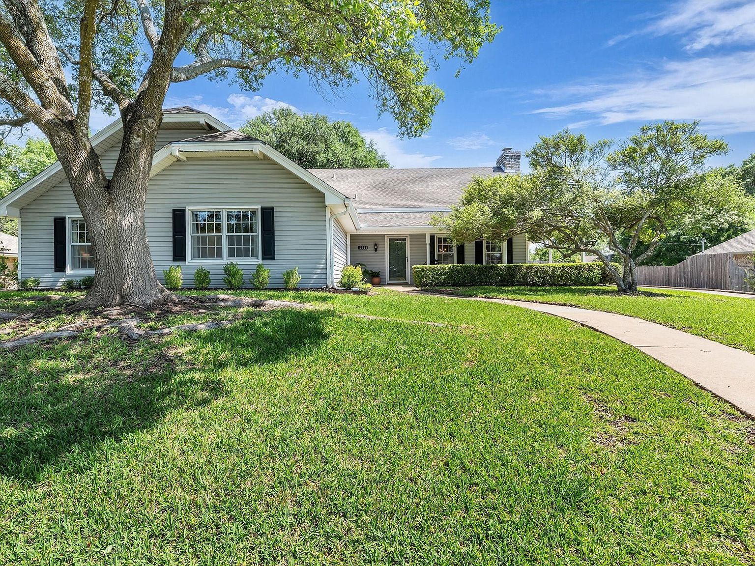 13734 Riverview Dr, Woodway, TX 76712 | Zillow