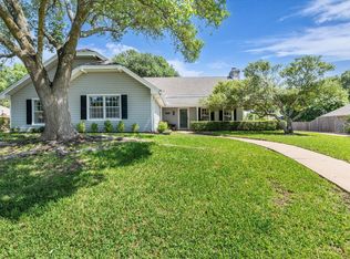 13734 Riverview Dr, Woodway, TX 76712