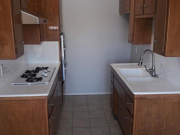 3rd image of 1015 E Wilson Ave APT 9