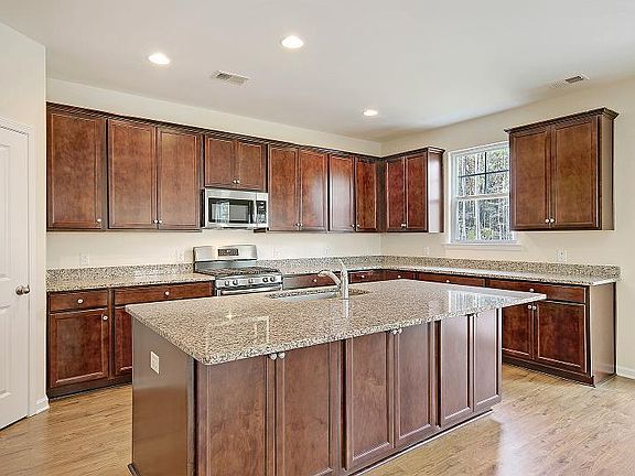 02 Greenwood Kitchen