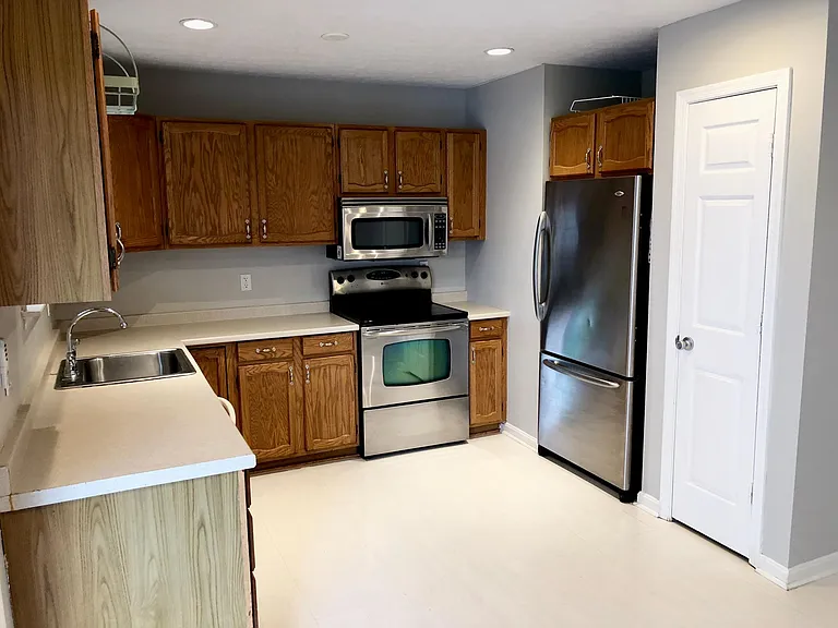 106 W Virginia Ave — Photo 2