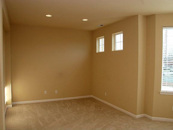 Living and Dining Area - view 1