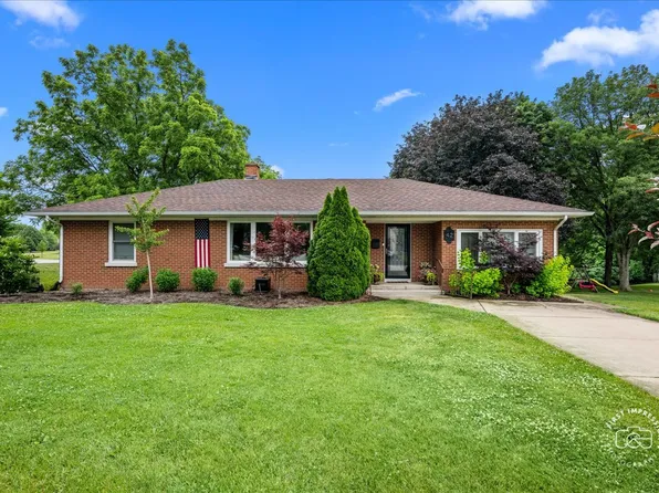 42 N 13th Ave, St Charles, IL 60174