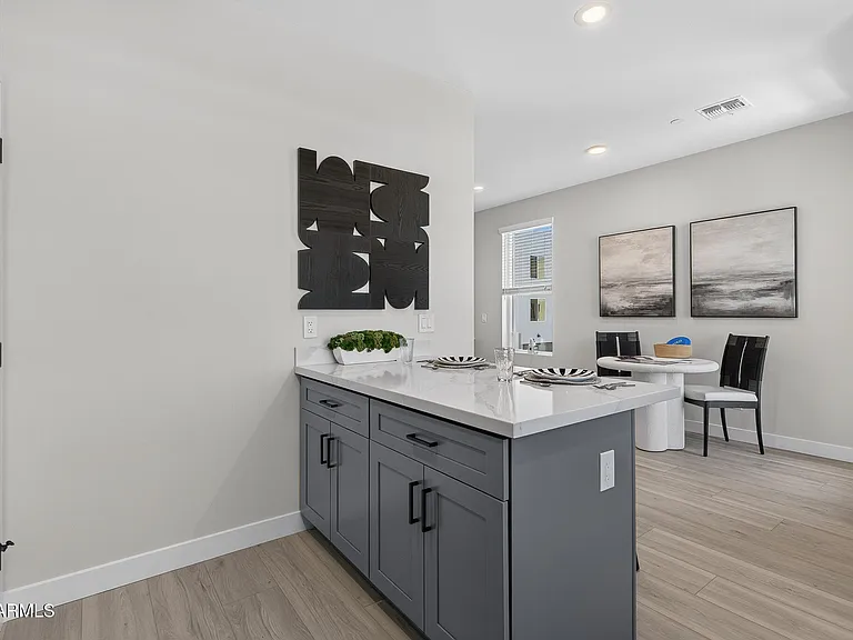 2601 E Clarendon Ave #3 — Photo 7