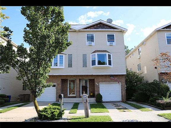 2nd image of 54 Marne Ave