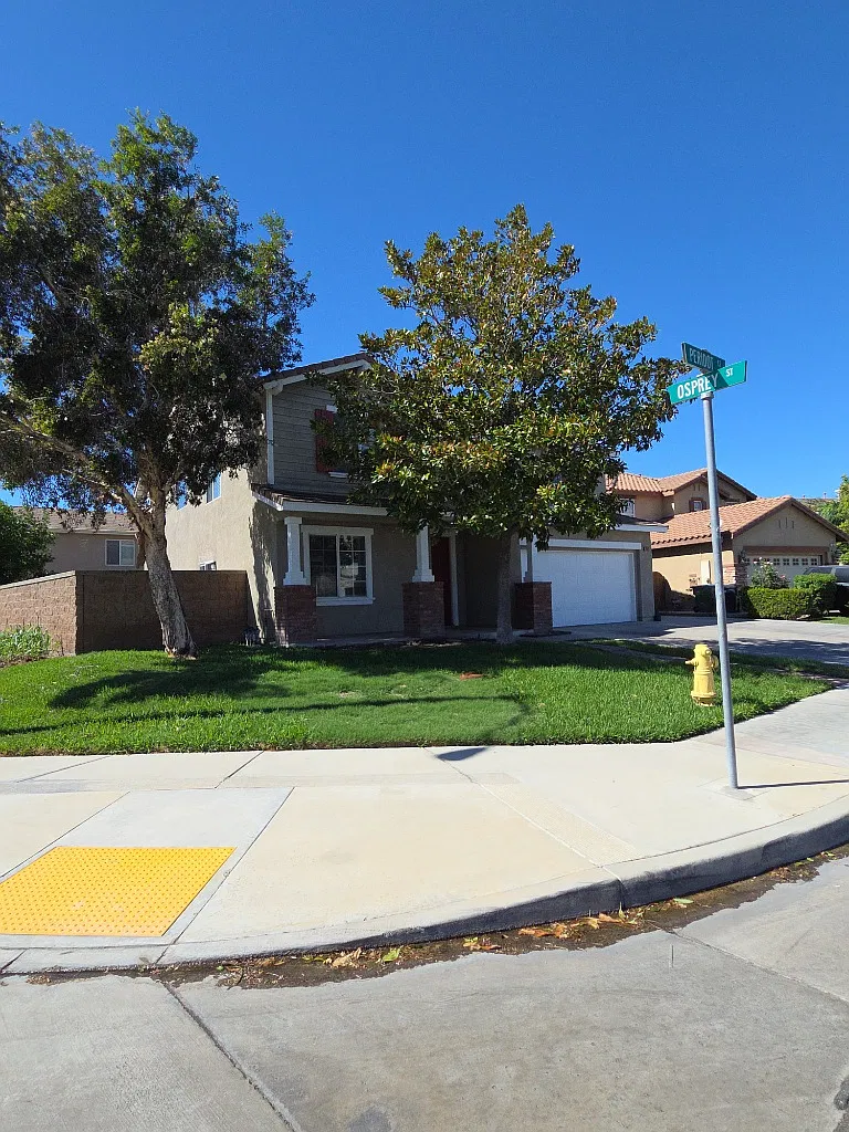 "Coming Soon!" LCL Rental: Spacious 5-Bedroom Eastvale Home — Photo 2