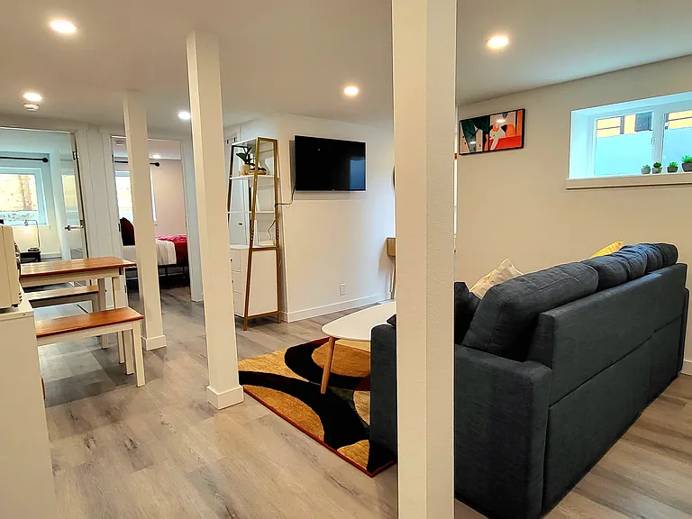 303 NE 115th St #BASEMENT — Photo 8