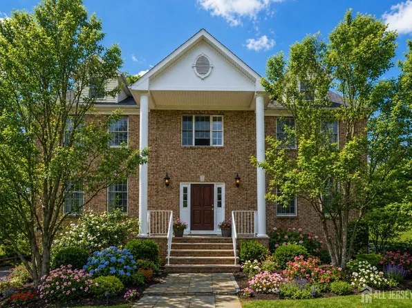 20 Sleepy Hollow Rd, Denville, NJ 07834