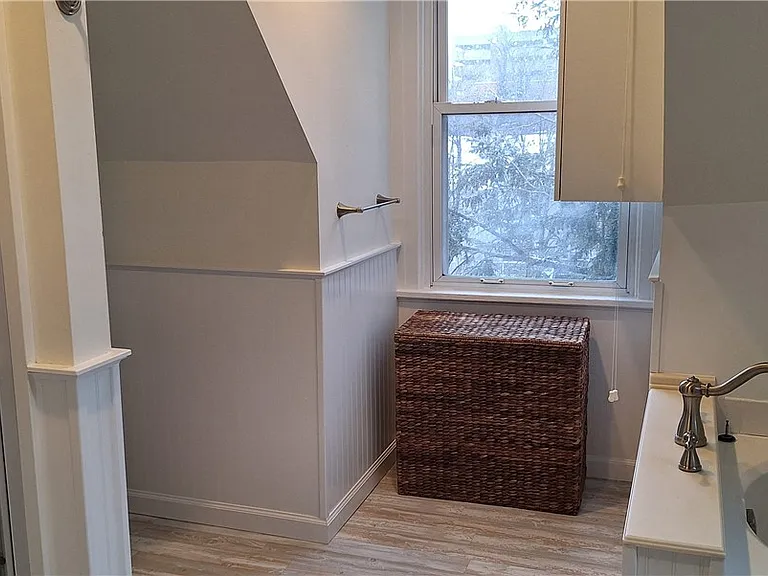 548 S Graham St — Photo 49