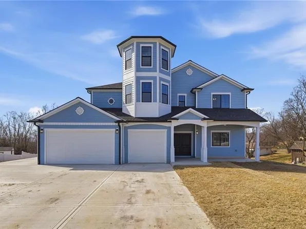 27135 Webster Ct, Weston, MO 64098