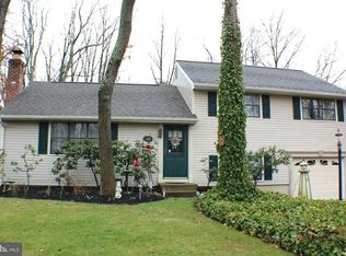 40 Cricket Ln, Turnersville, NJ 08012