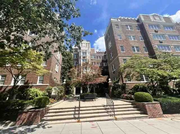 3901 Connecticut Ave NW APT 406, Washington, DC 20008