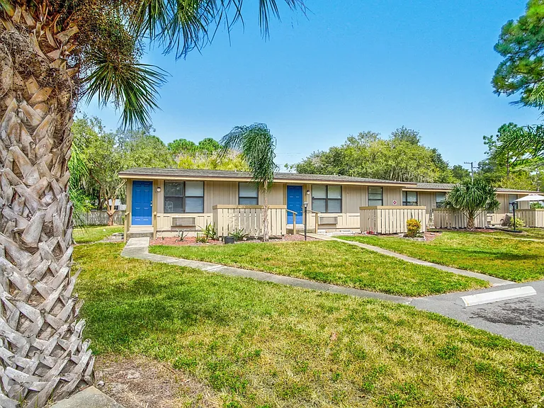 Curiosity Creek Apartments — Photo 12