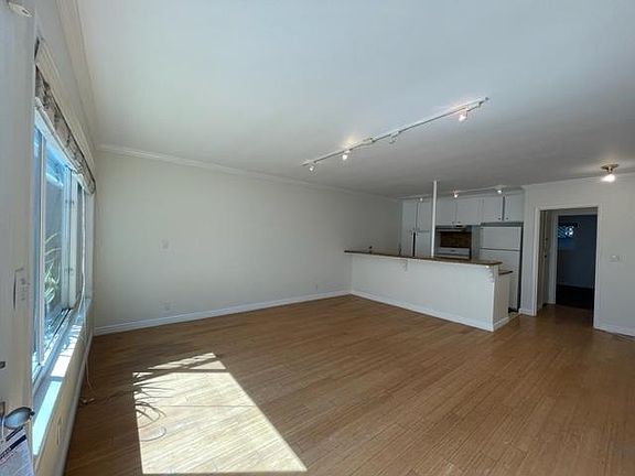 4th image of 1021 Michigan Ave APT 1