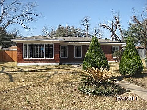 1st image of 103 Ewing Pl