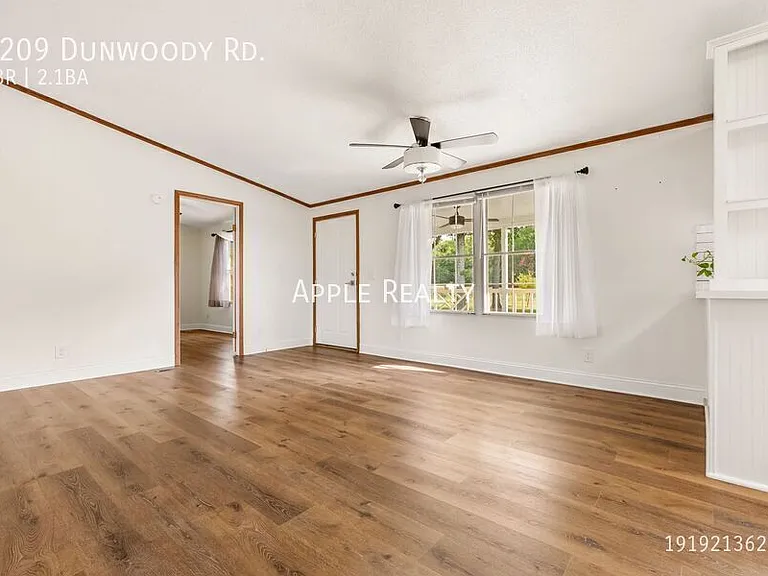 6209 Dunwoody Rd — Photo 8